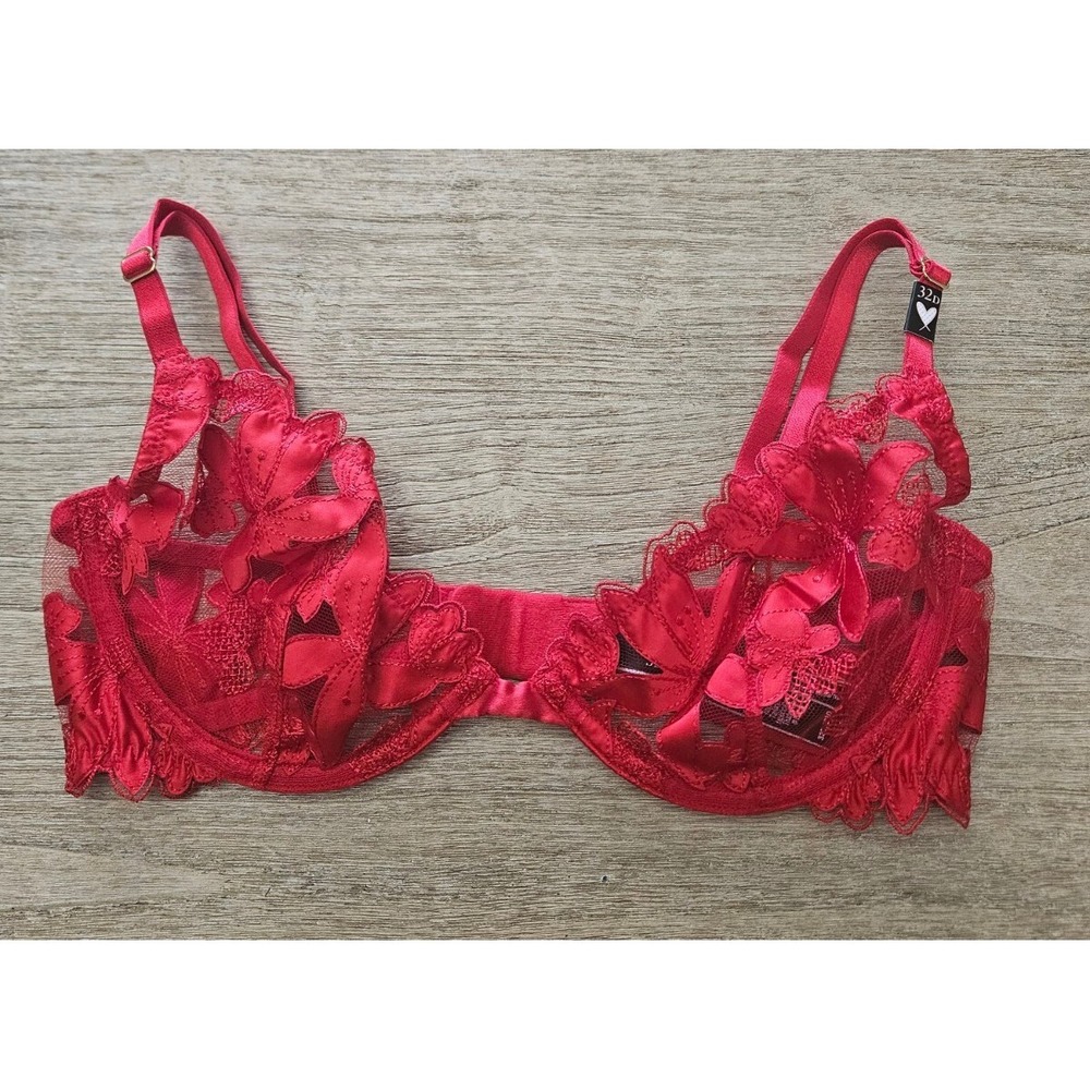 Victoria's Secret VERY SEXY Unlined Floral Embroidered Demi Bra Size 32D in Red